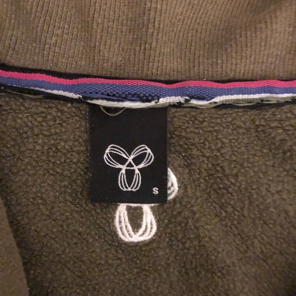 Aritzia tna sweatshirt - Picture 4 of 4